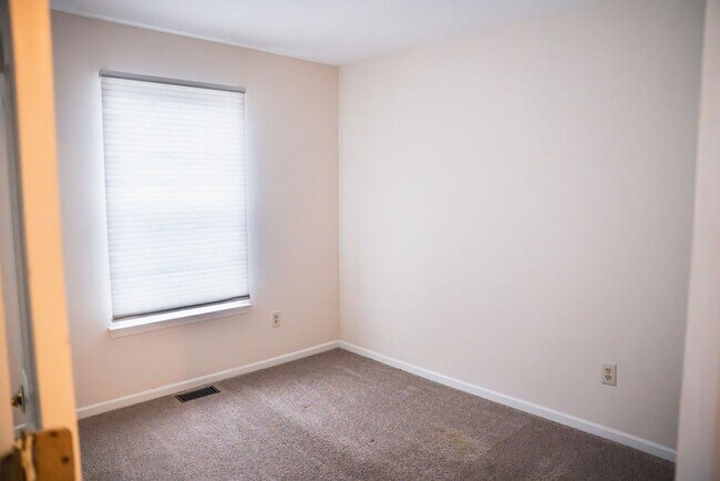 Building Photo - 149 Sunnyside Ln