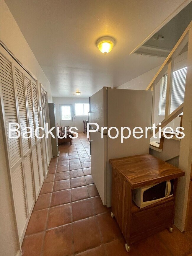 Building Photo - Wonderful furnished loft in upper Seaside