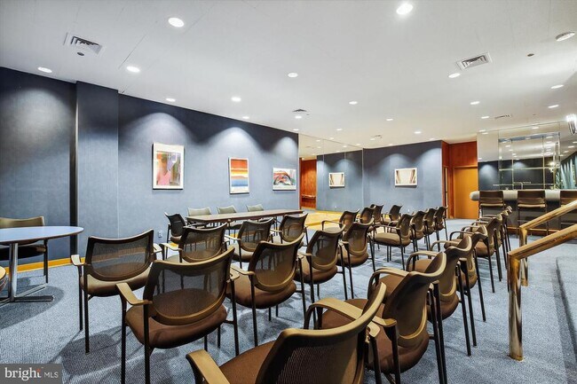 Building Photo - 1016 S Wayne St