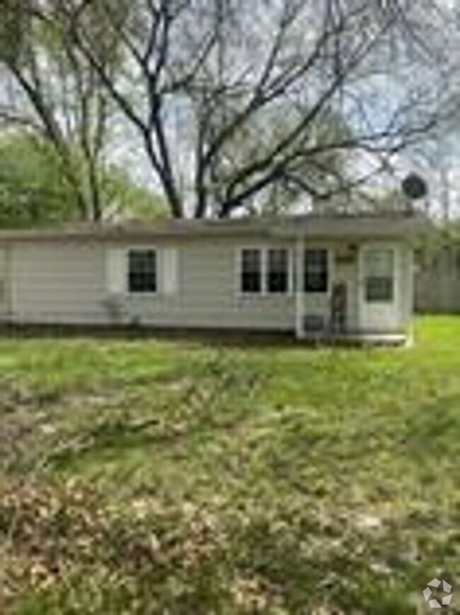 Building Photo - 1831 Parkdale Dr