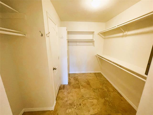 Building Photo - 845 Claycourt Cir