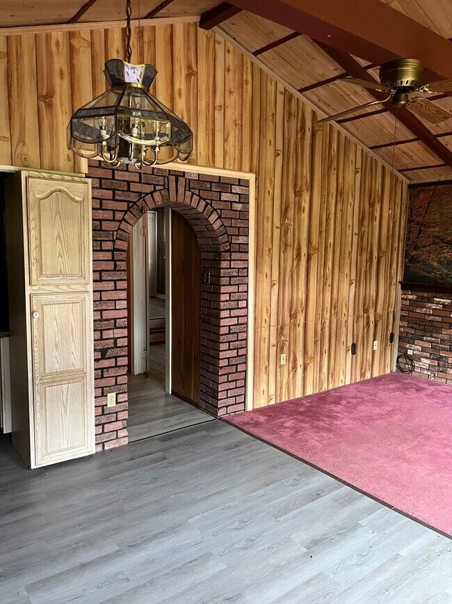 Building Photo - Coming soon! Two Bedroom Home on Austin Lake