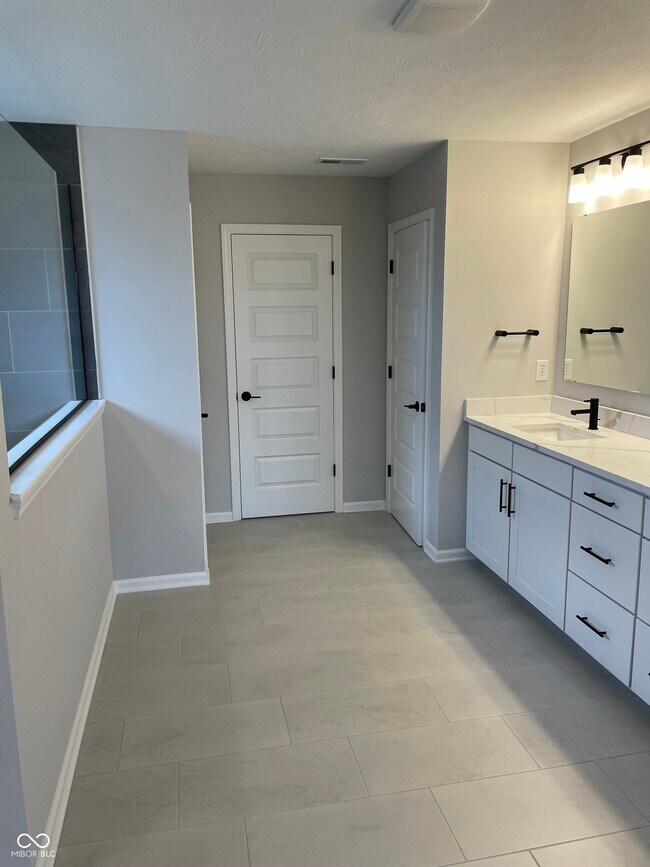 Building Photo - 14472 Beaument Blvd