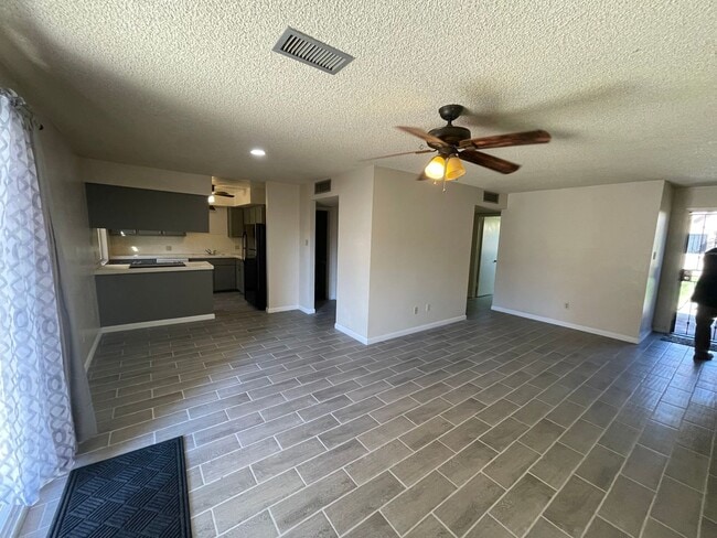 Building Photo - 2490 W Yowell Ct