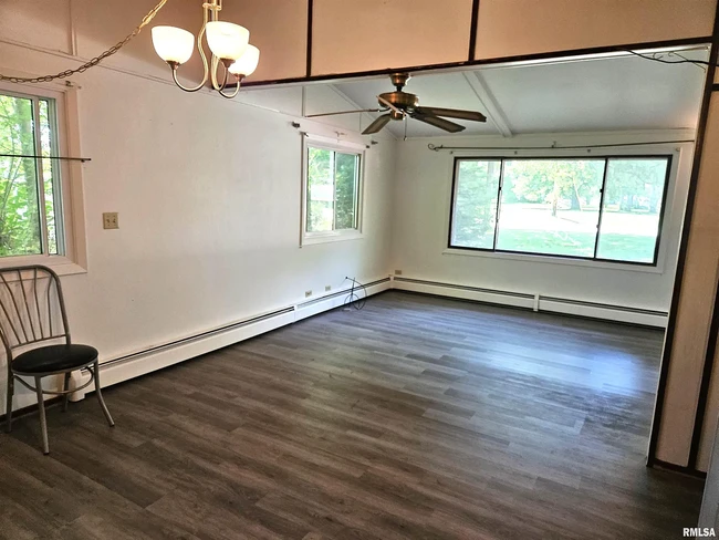 living room 3 - 233 N Taylor St