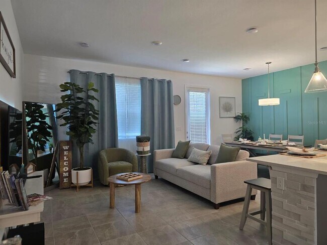 Building Photo - 635 Longboat Dr