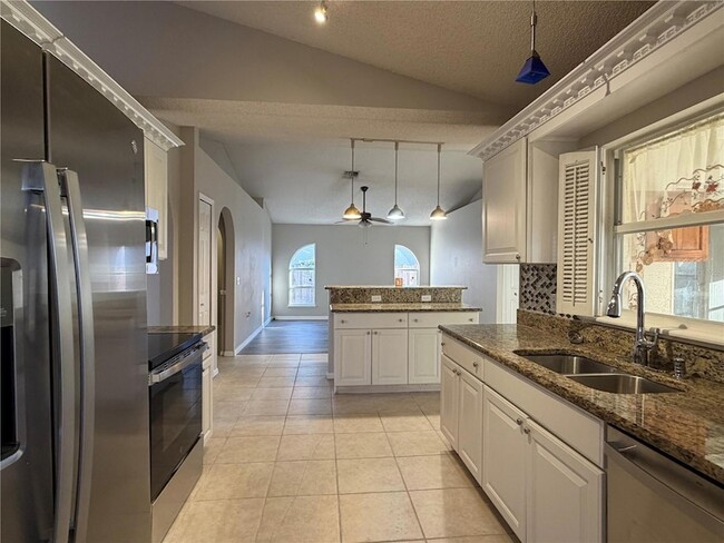 Building Photo - 375 Kaila Ct