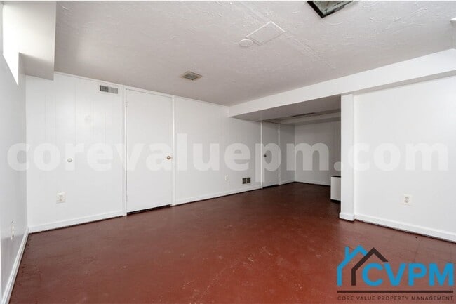 Building Photo - 16 2nd Ave S