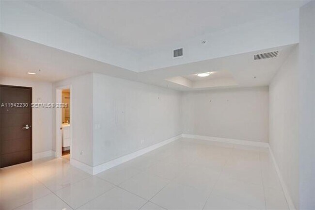 Building Photo - 17301 Biscayne Blvd