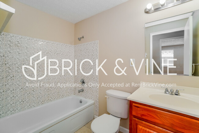 Building Photo - 7027 Lemert Ln