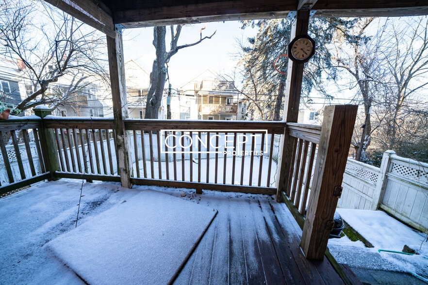 Building Photo - 154 Calumet St