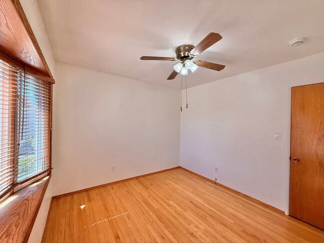 Building Photo - 5616 Marne Ave