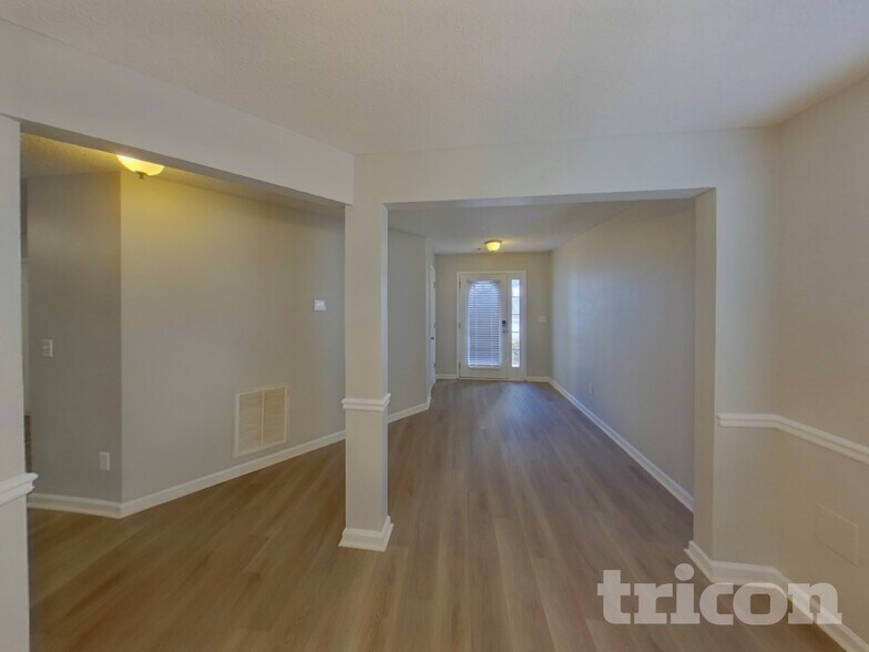 Building Photo - 3030 Summer Breeze Dr