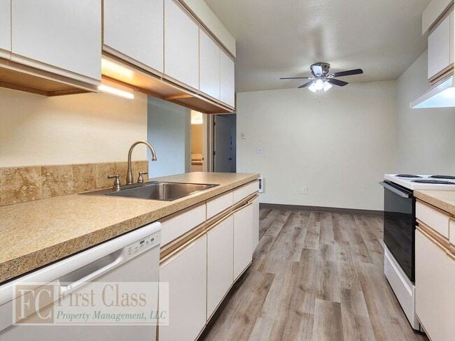 Building Photo - 1255 NW 183rd Ave