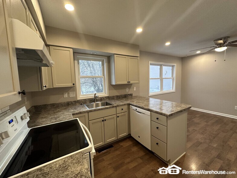 Building Photo - 4926 Madison Ave