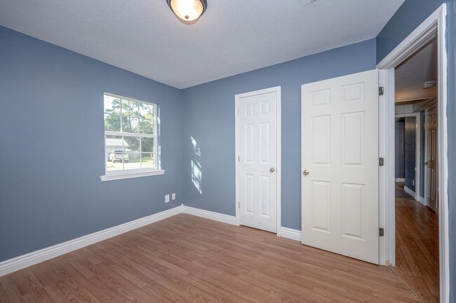 Building Photo - 3 Bed 1 Bath Home In Pascagoula - New Appliances