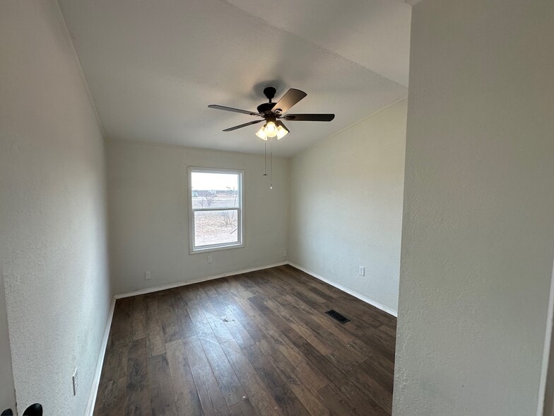 Building Photo - 7301 E County Road 62