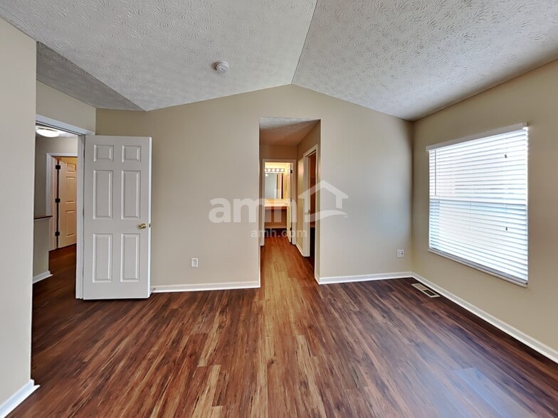 Building Photo - 9255 Ruston Ln