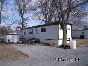 Building Photo - Colonial Estates