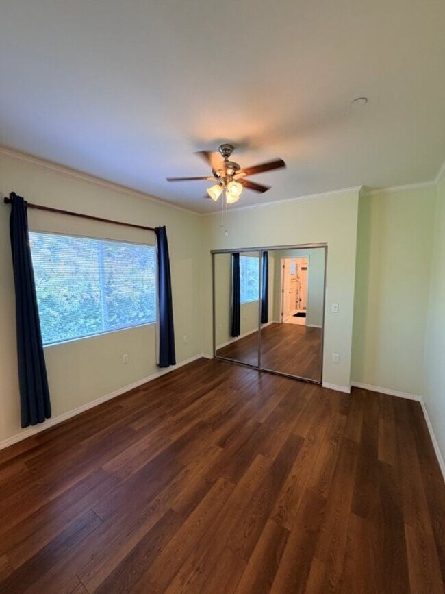 Building Photo - 4545 Vesper Ave