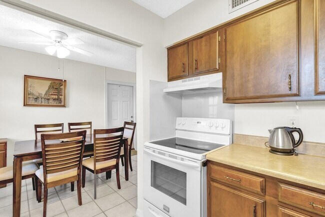 Building Photo - 1441 Ocean Dr