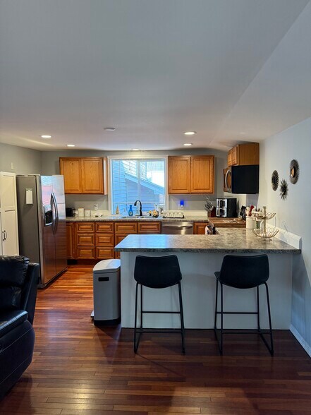 Building Photo - 244 E High St