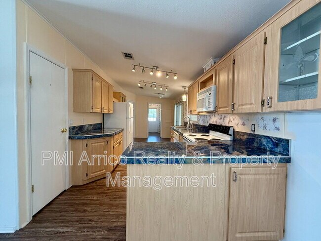 Building Photo - 3515 Zephyr Ln