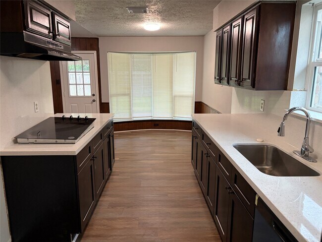 Building Photo - 12719 Huntington Field Dr