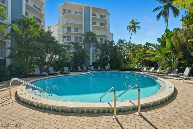 Building Photo - 1300 Gulf Shore Blvd N