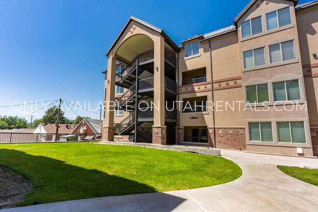 Building Photo - 878 E 700 N