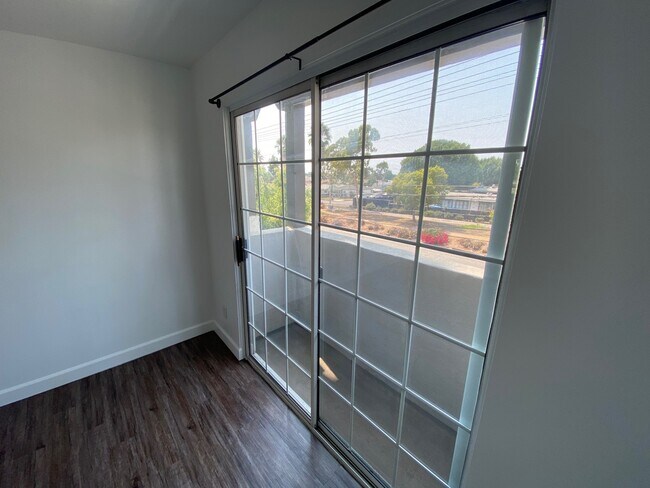 Building Photo - 12036 Culver Boulevard, Unit 4