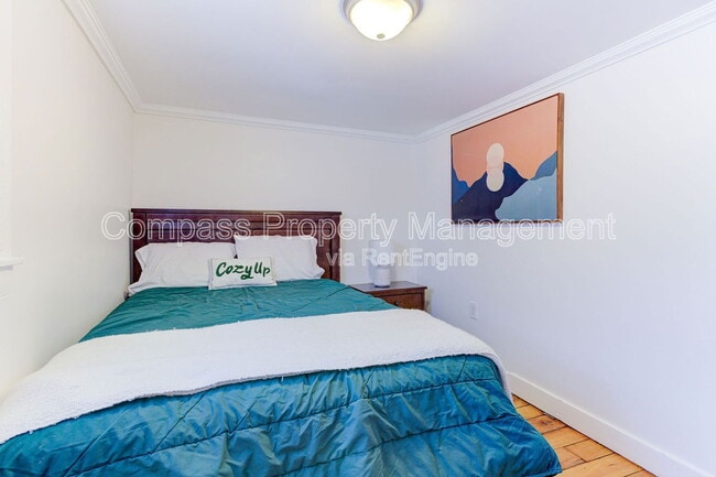 Building Photo - 328 Visser Pl SE