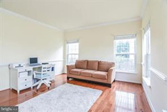 Building Photo - Beautiful, Spacious Home in a Prime Freder...