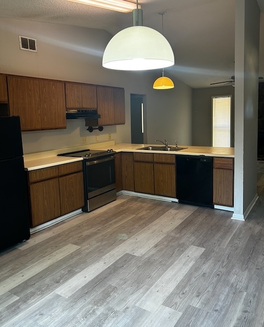 Building Photo - 225 Somerset Dr