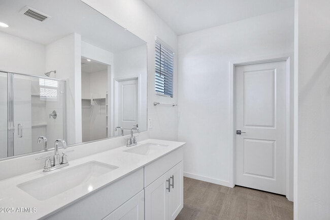 Building Photo - 30450 Sage St