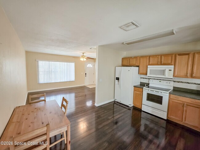 Building Photo - 443 Tewksbury Ln NE