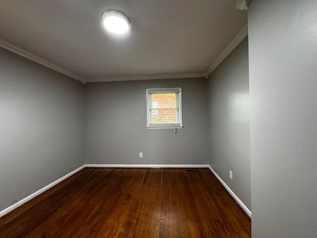 Building Photo - 136 Tartan Dr