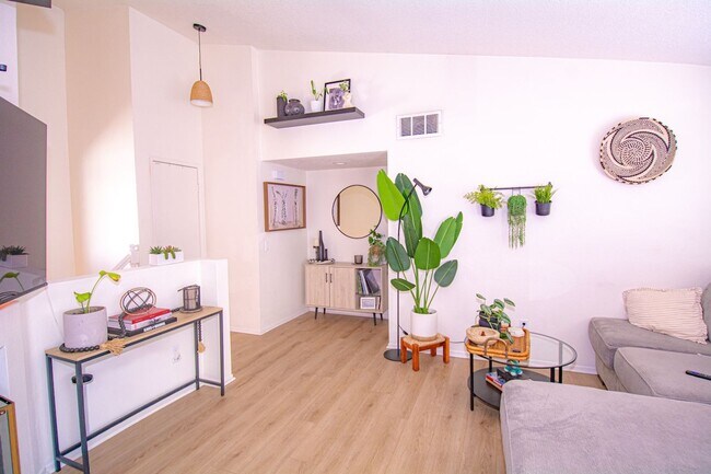 Building Photo - 8408 Spring Desert Pl