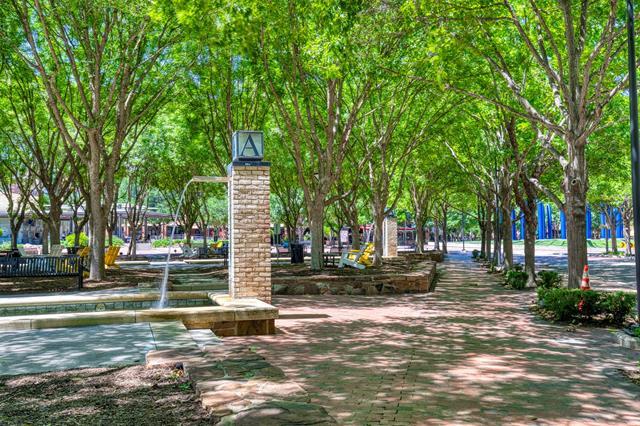 Building Photo - 5005 Meridian Ln