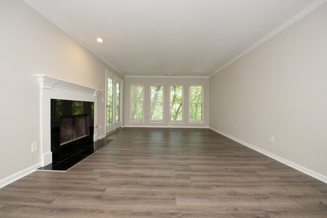 Building Photo - 225 Warm Springs Cir