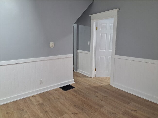 Building Photo - 72 Saratoga Ave