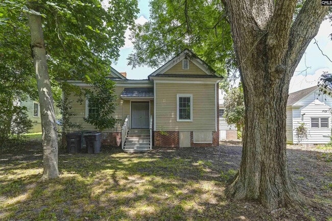 Building Photo - 3 Bedroom 1 Bathroom
