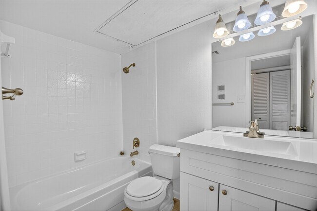 Building Photo - 8527 Hearth Dr