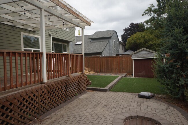 Building Photo - 10602 SW Windsor Pl