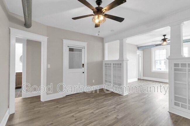 Building Photo - 1378 Hertel Ave