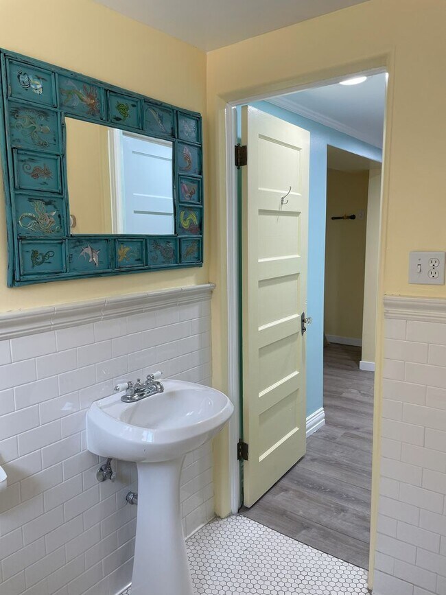 Building Photo - Downing St.