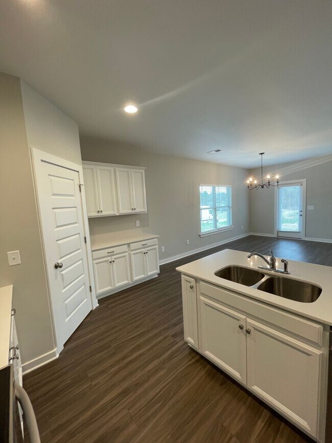 Building Photo - Home for Rent in Calera, AL!!! Available to View Now!!!