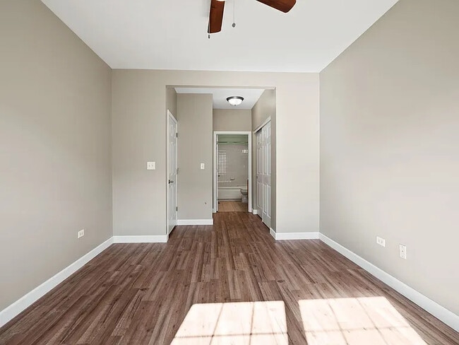 Building Photo - 2568 Golf Ridge Cir