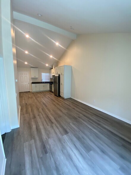 Building Photo - 4021 Franklin Ave