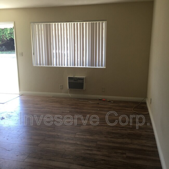 Building Photo - 908 Edith Ave